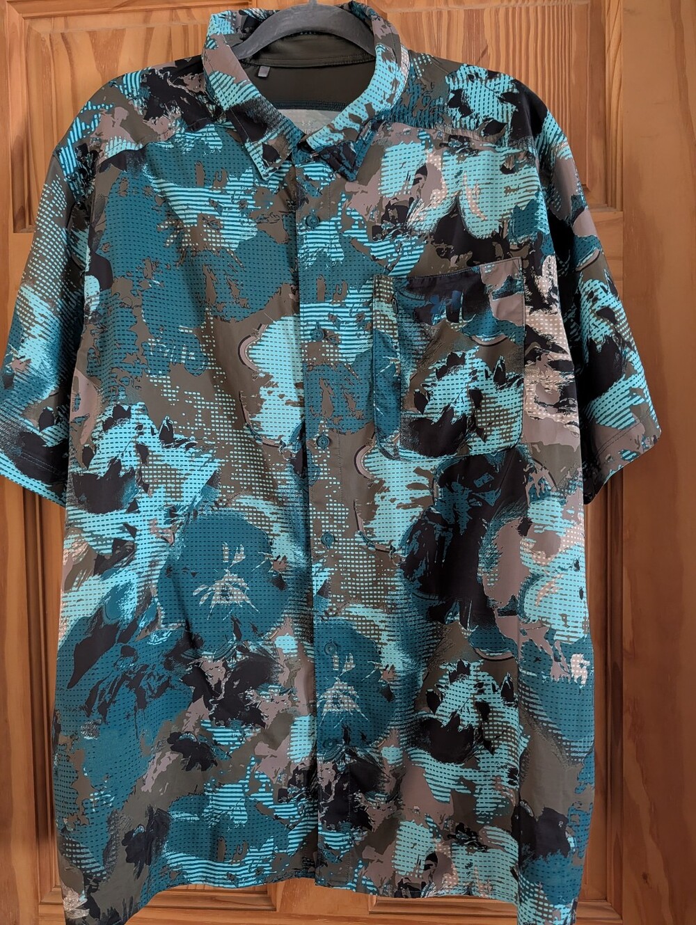 Under Armour Dockside Mens Shirt 2XL Multicolor Stretch UPF30 Button Up Camo NEW